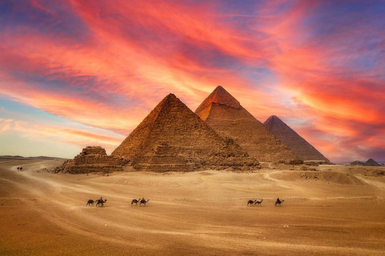 Toàn cảnh ba Kim tự tháp Giza nhìn từ điểm ngắm Panorama