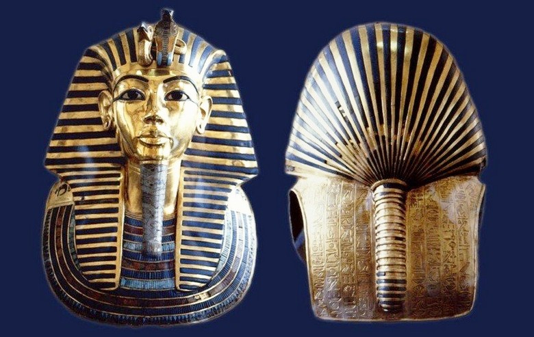 Mặt nạ vàng của vua Tutankhamun trưng bày tại Đại Bảo tàng Ai Cập GEM